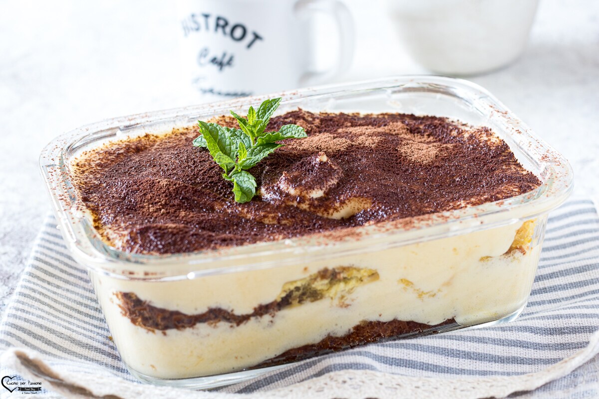 TIRAMISU WITH SPONGE CAKE
