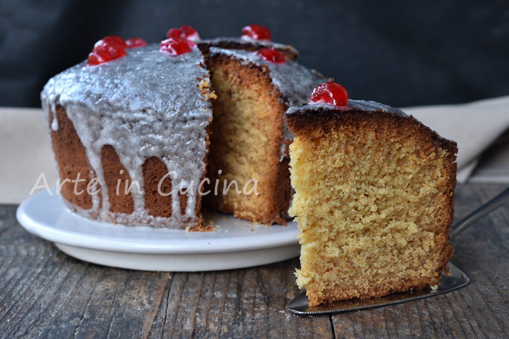 Traditional Easter sweet pine cake