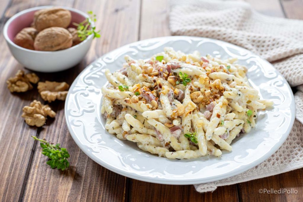 trofie with speck and walnuts