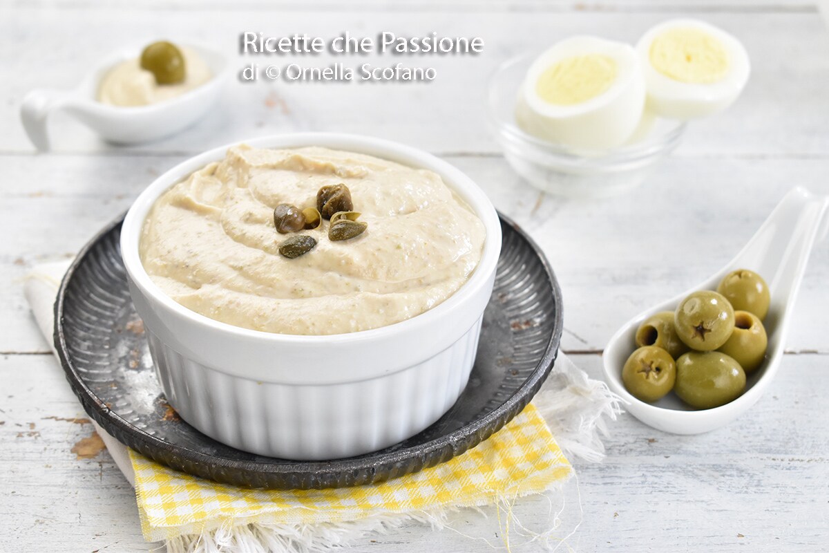 Special and Quick Tuna Sauce with Olives