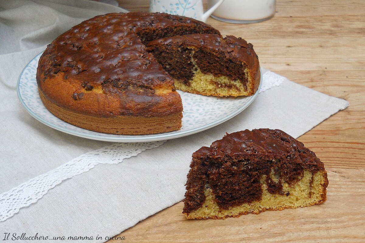 Two-tone 5-minute cake