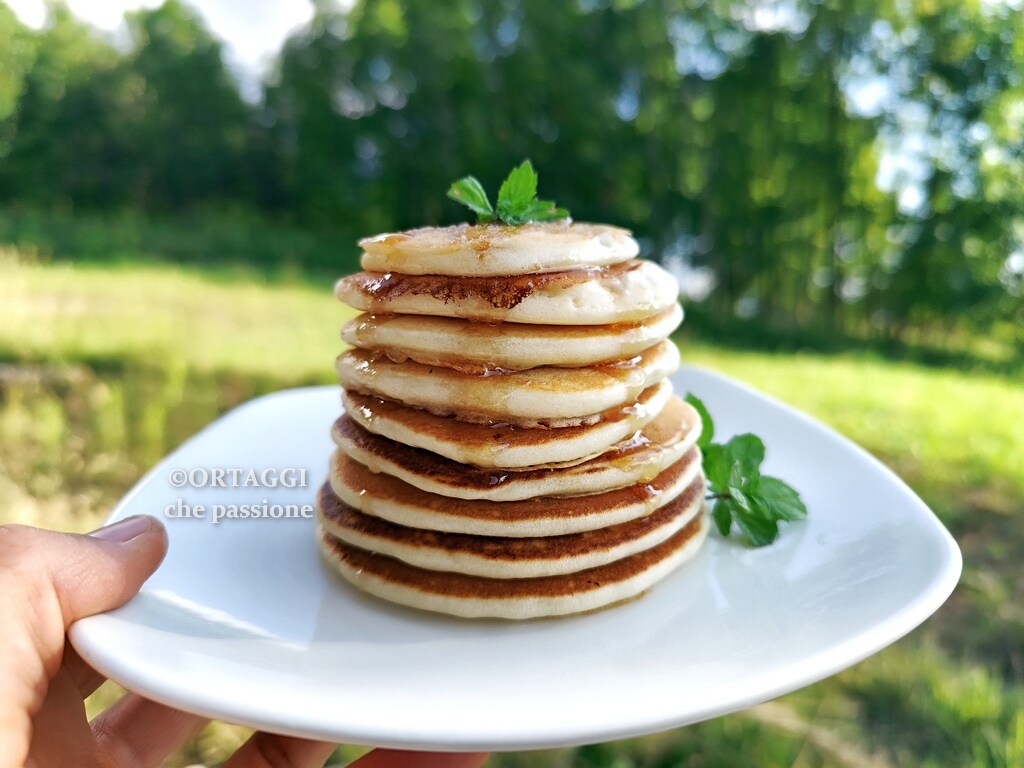 VEGAN PANCAKES – simple and fluffy