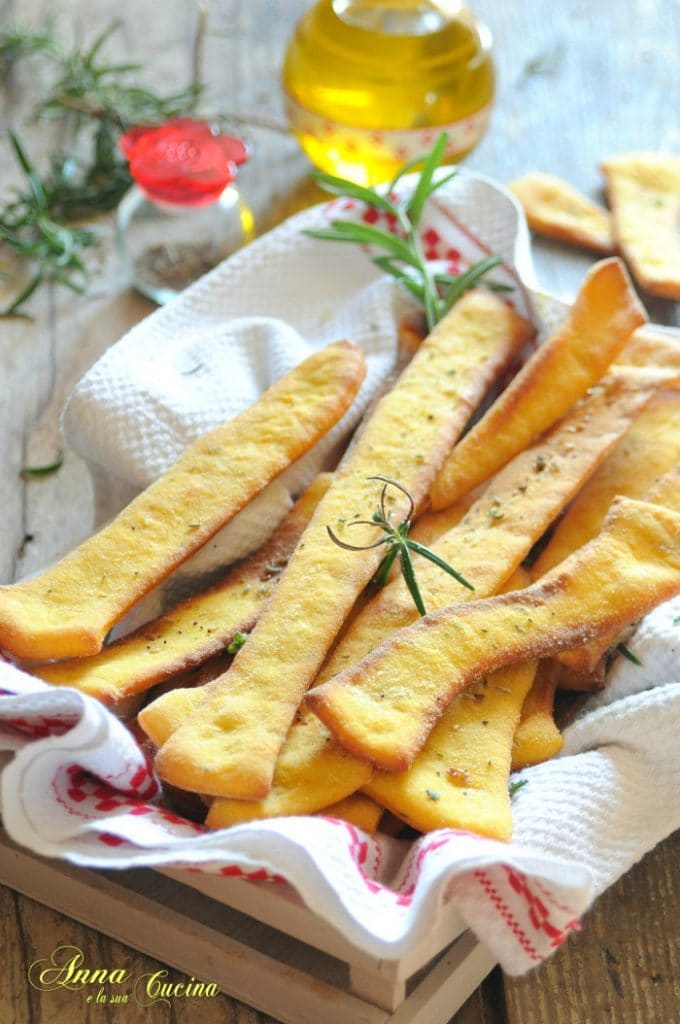 Crunchy Pastries with Pumpkin and Herbs