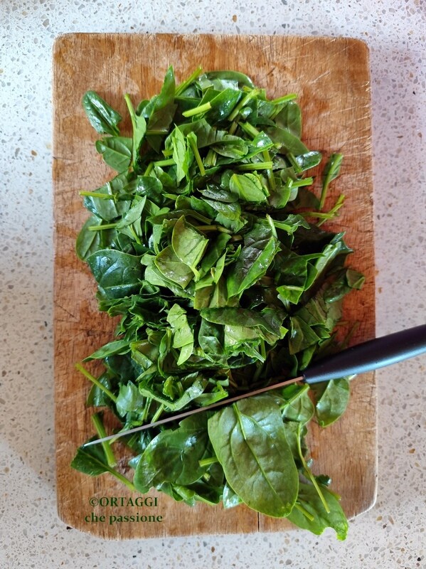 wash and cut fresh spinach