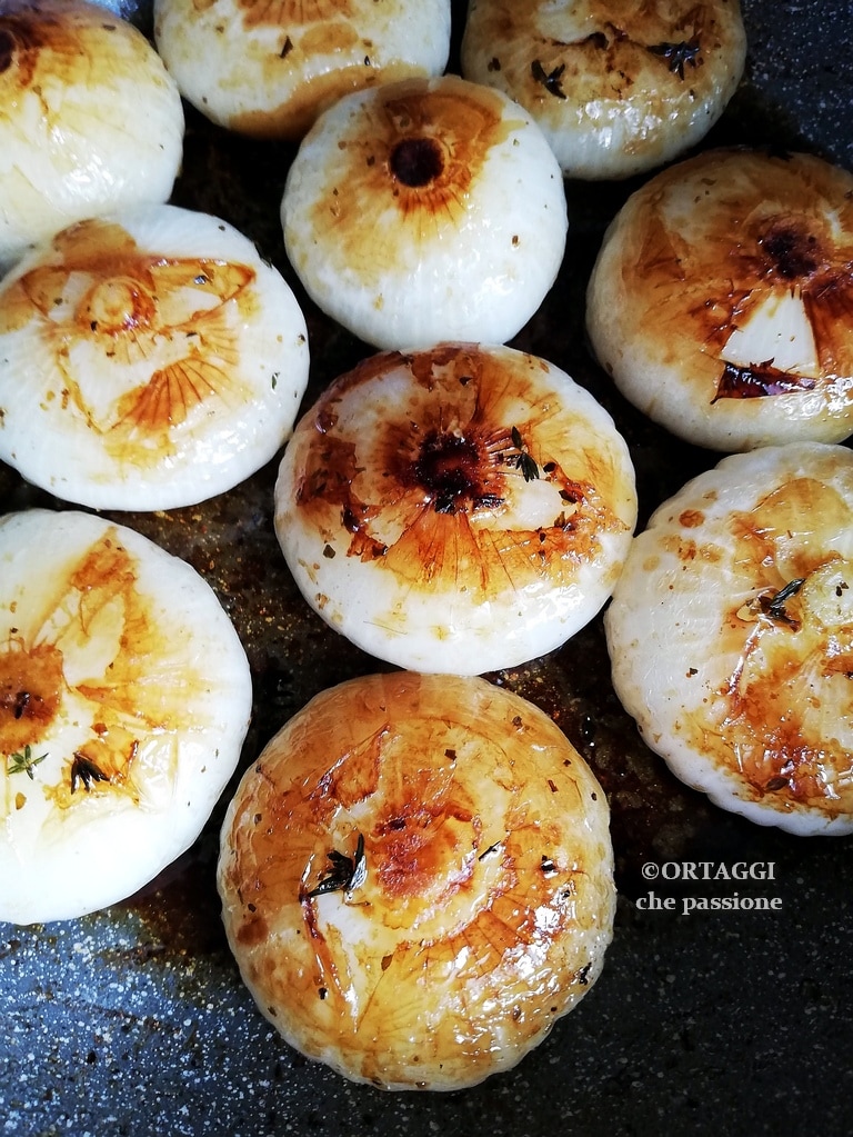 whole pan-fried onions Apulian or Neapolitan style