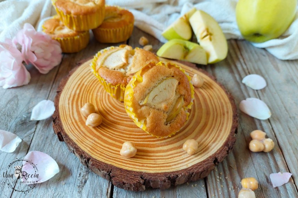 whole wheat mini cakes with apples and aquafaba, egg-free and milk-free cover