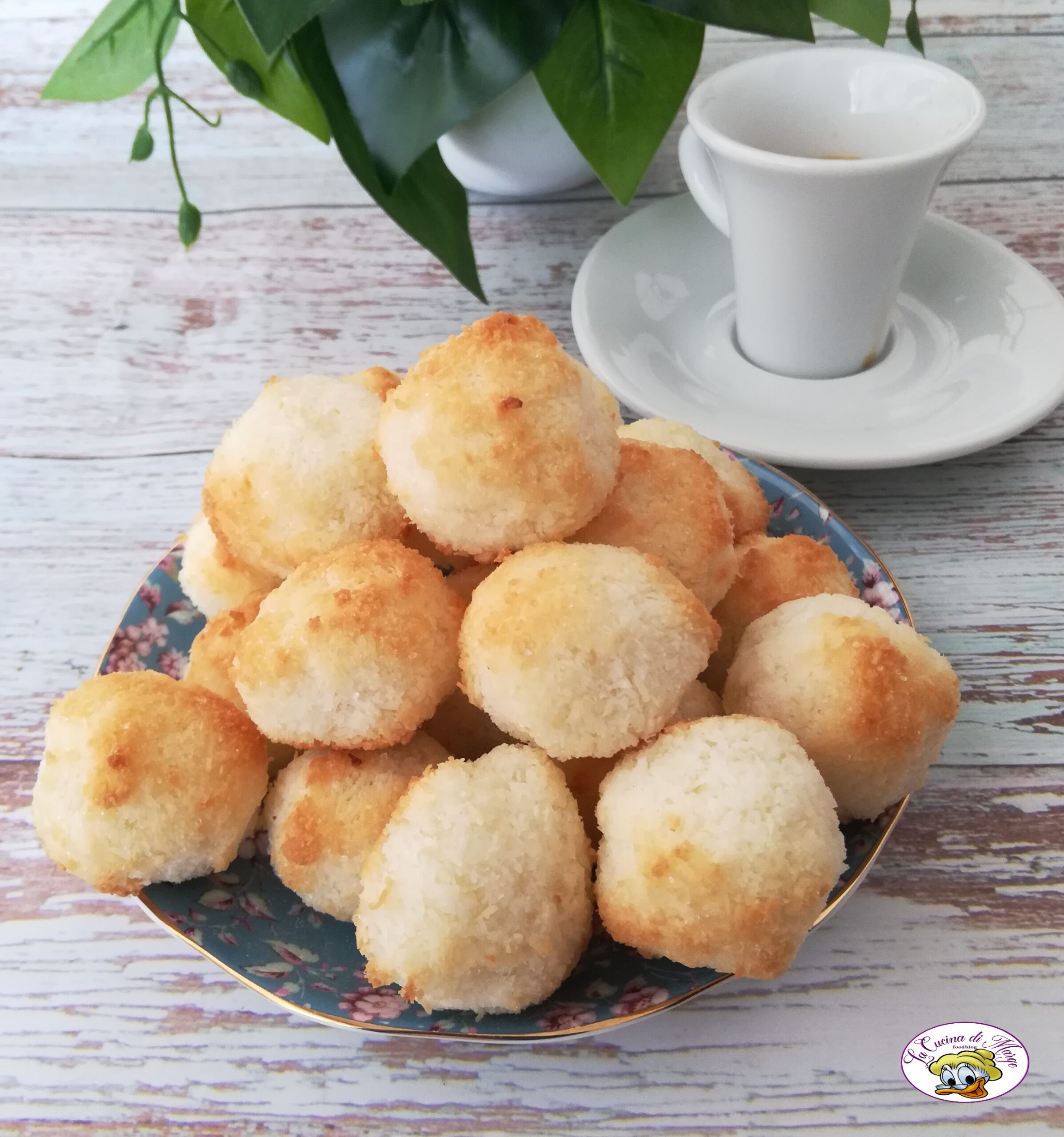 EASY AND QUICK COCONUT COOKIES