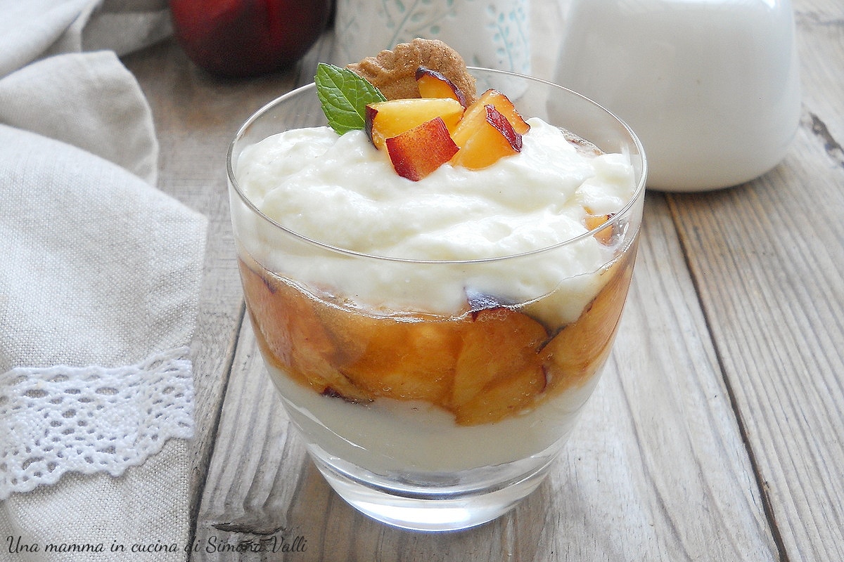 Single-serving Yogurt and Peach Mousse