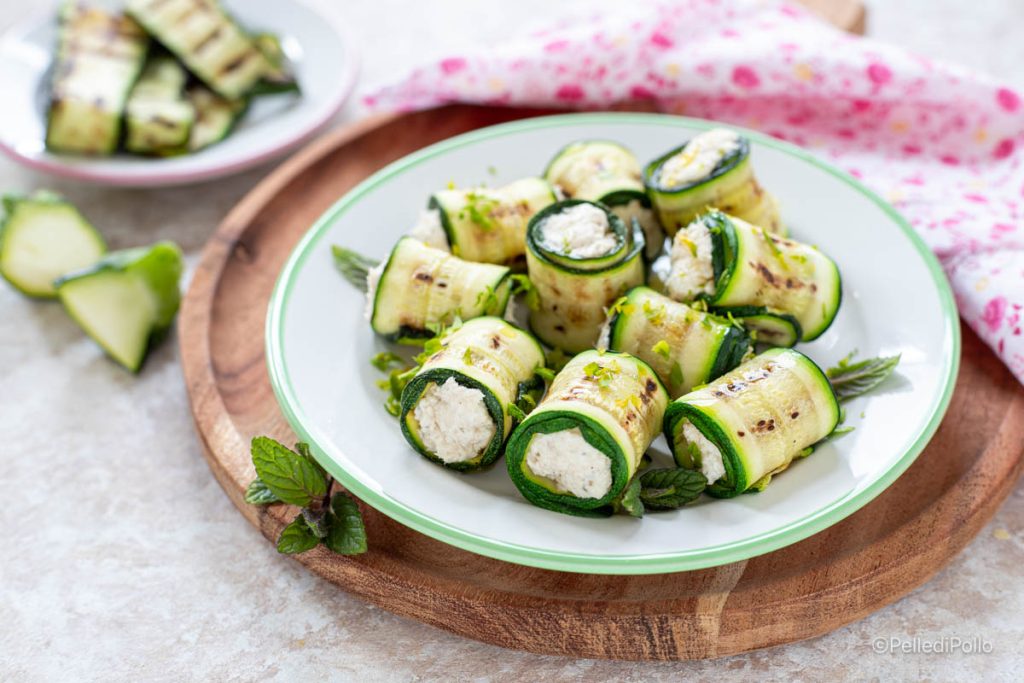 zucchini rolls with tuna and cream cheese