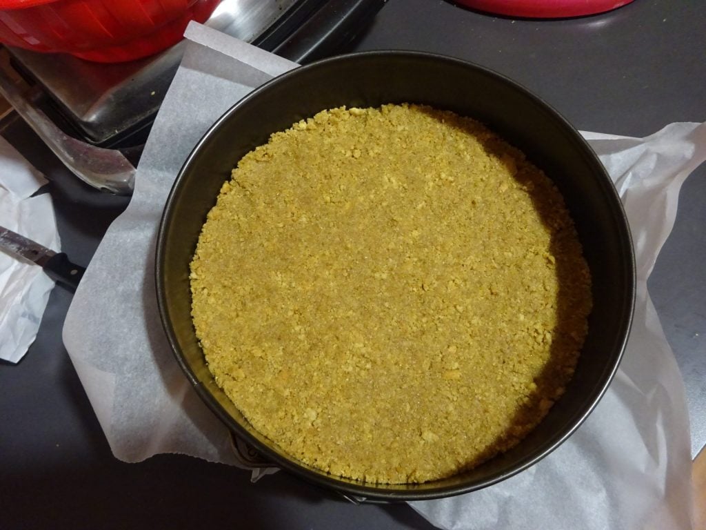 Baked orange and mascarpone cheesecake