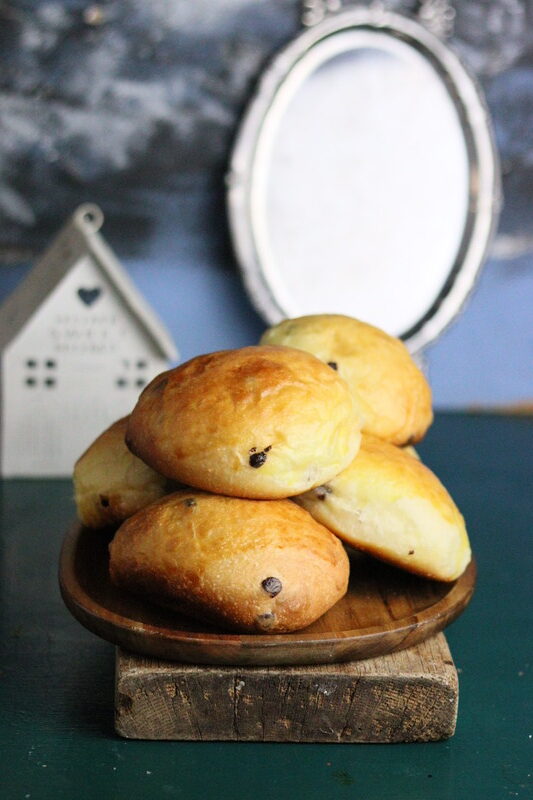 SOFT AND DELICIOUS CHOCOLATE CHIP BUNS