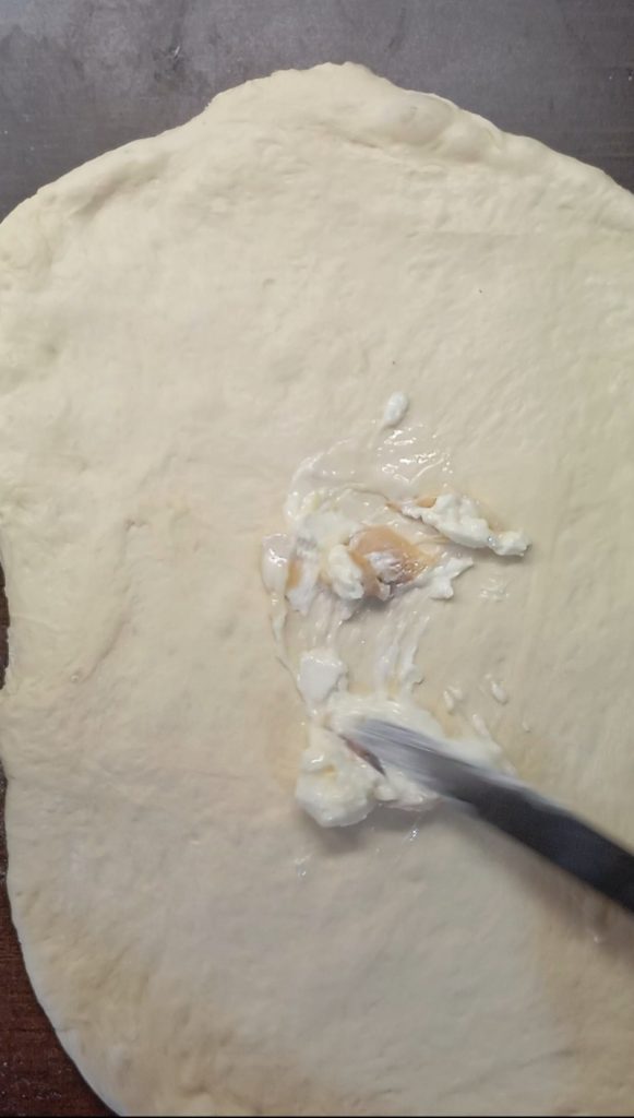 Spread the butter and garlic cream