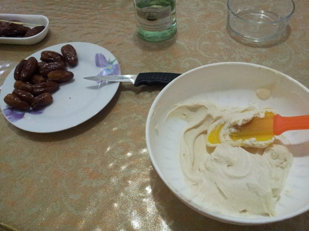 Mascarpone cream for stuffing dates