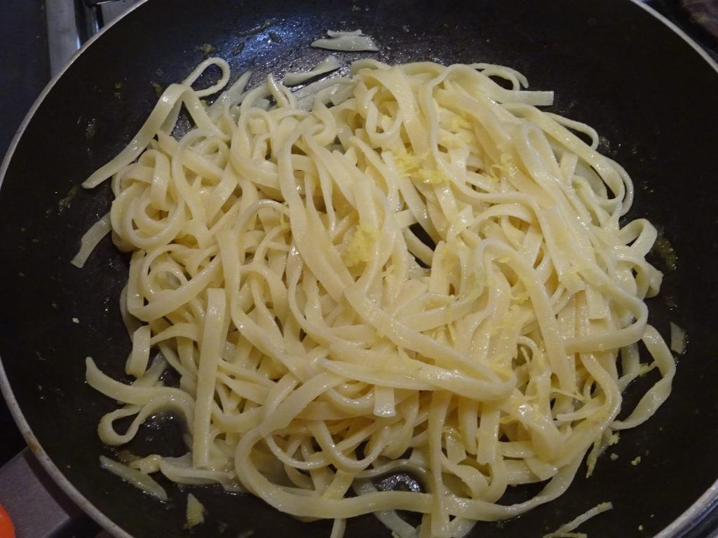 Tagliatelle pistachios and lemon