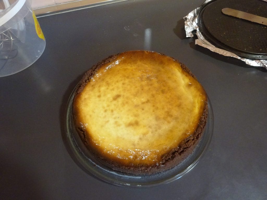 Cheesecake with strawberry compote