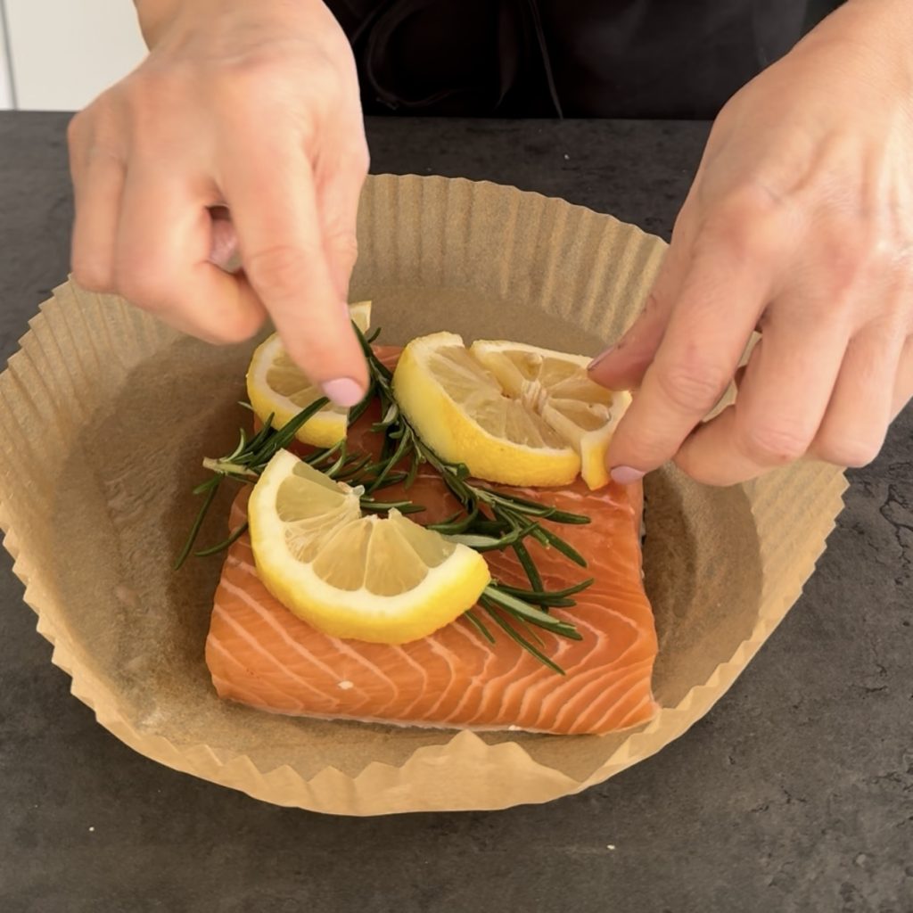 Air fryer salmon fillet