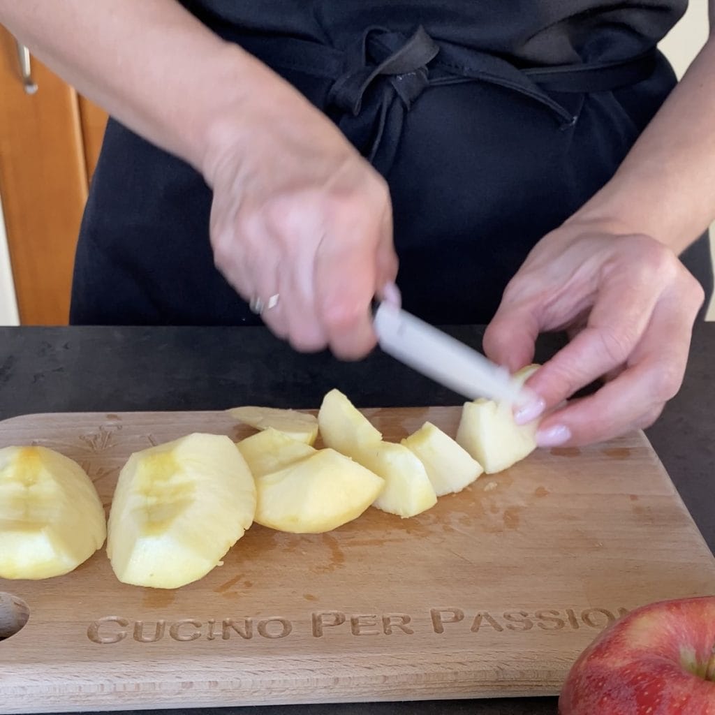 Apple and mascarpone cake