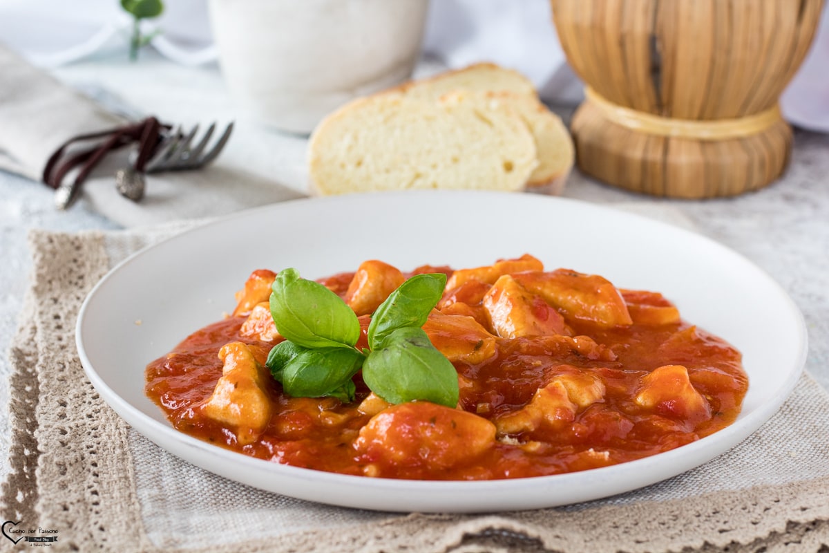 CHICKEN BREAST WITH TOMATO