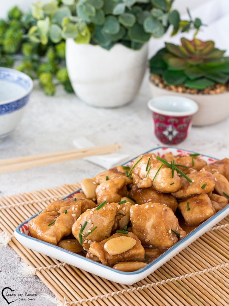 Chicken with almonds