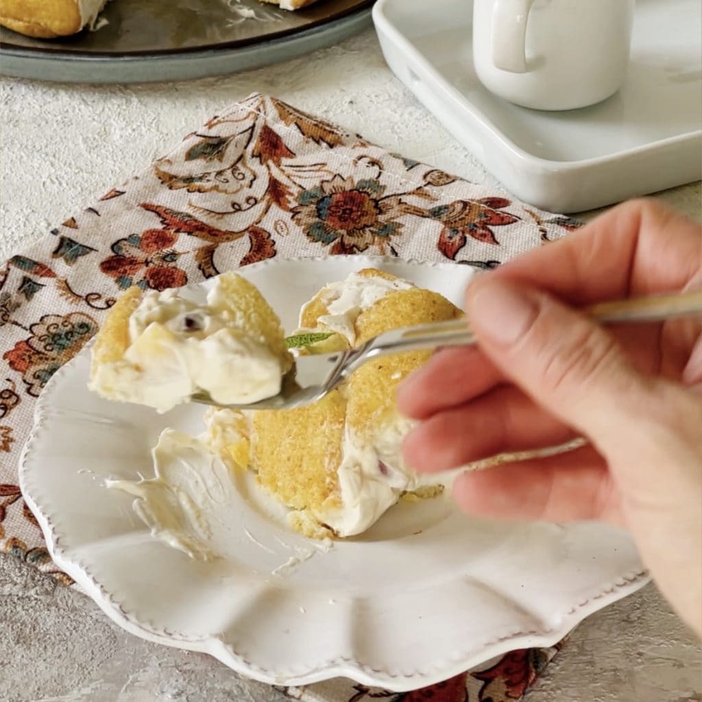 Cold Cake with Pavesini and Peaches