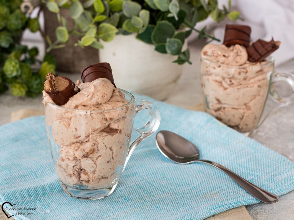 Cream with Kinder Bueno