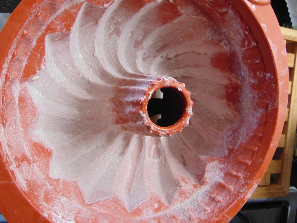 PUMPKIN AND CHOCOLATE CHIP CAKE