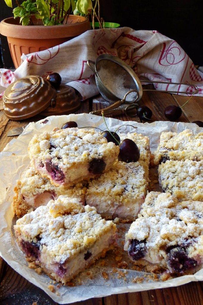 crumble cake with ricotta and cherries
