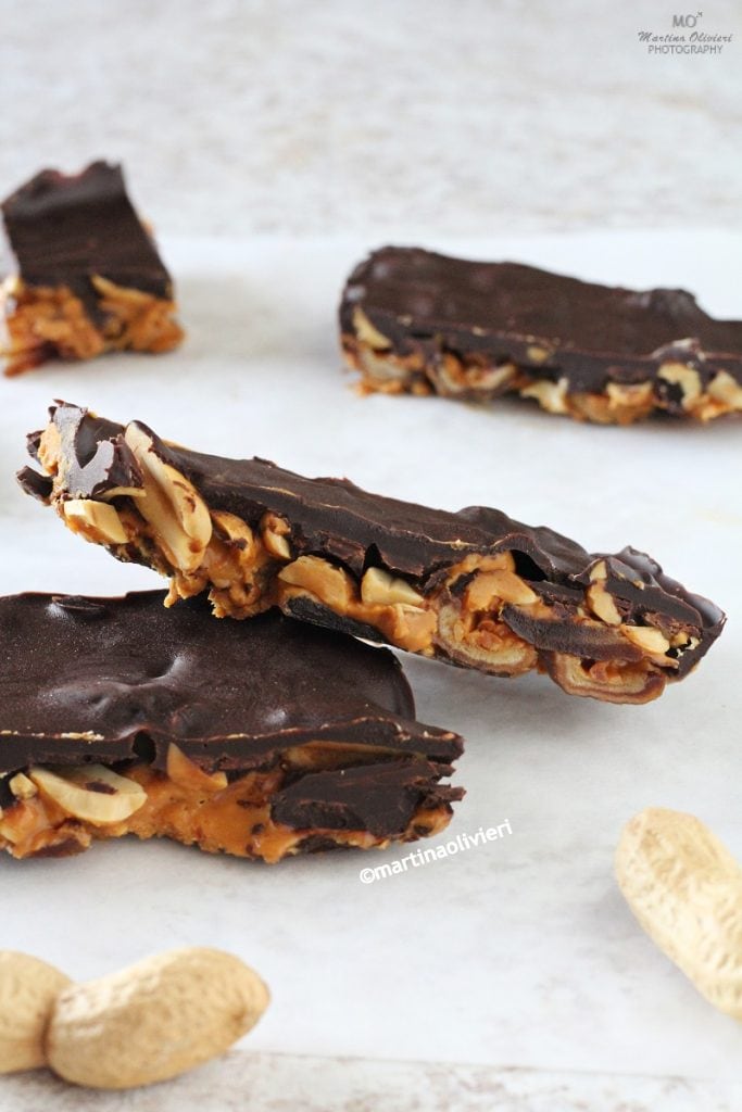 Date, Peanut, and Chocolate Bars