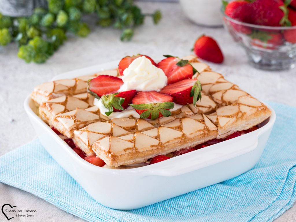 Dessert with puff pastry and strawberries