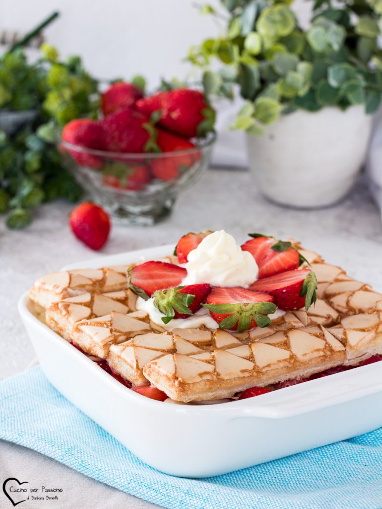 Dessert with puff pastry and strawberries