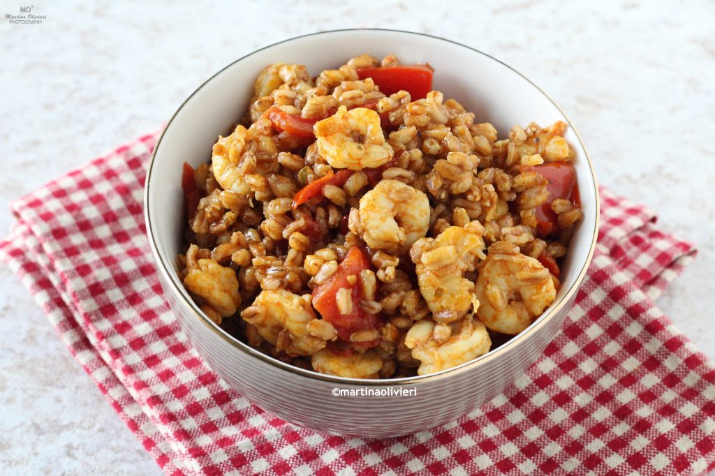 Farro with shrimp and cherry tomatoes