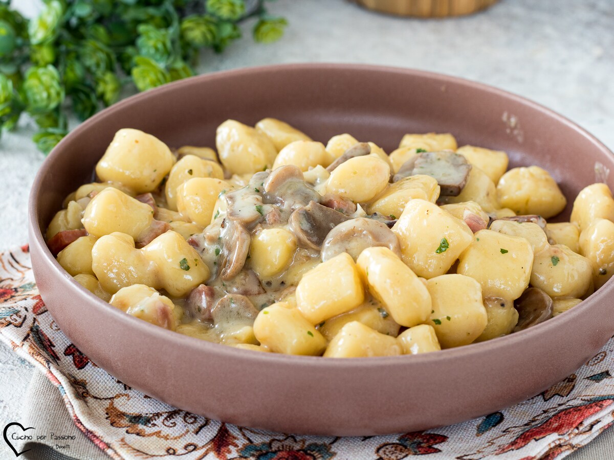 GNOCCHI WITH STRACCHINO MUSHROOMS AND SPECK