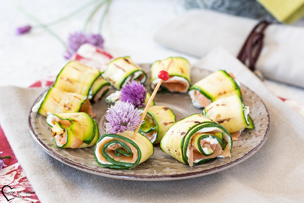 GRILLED ZUCCHINI ROLLS with Philadelphia and Salmon