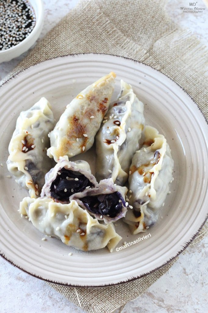 Gyoza with Red Cabbage