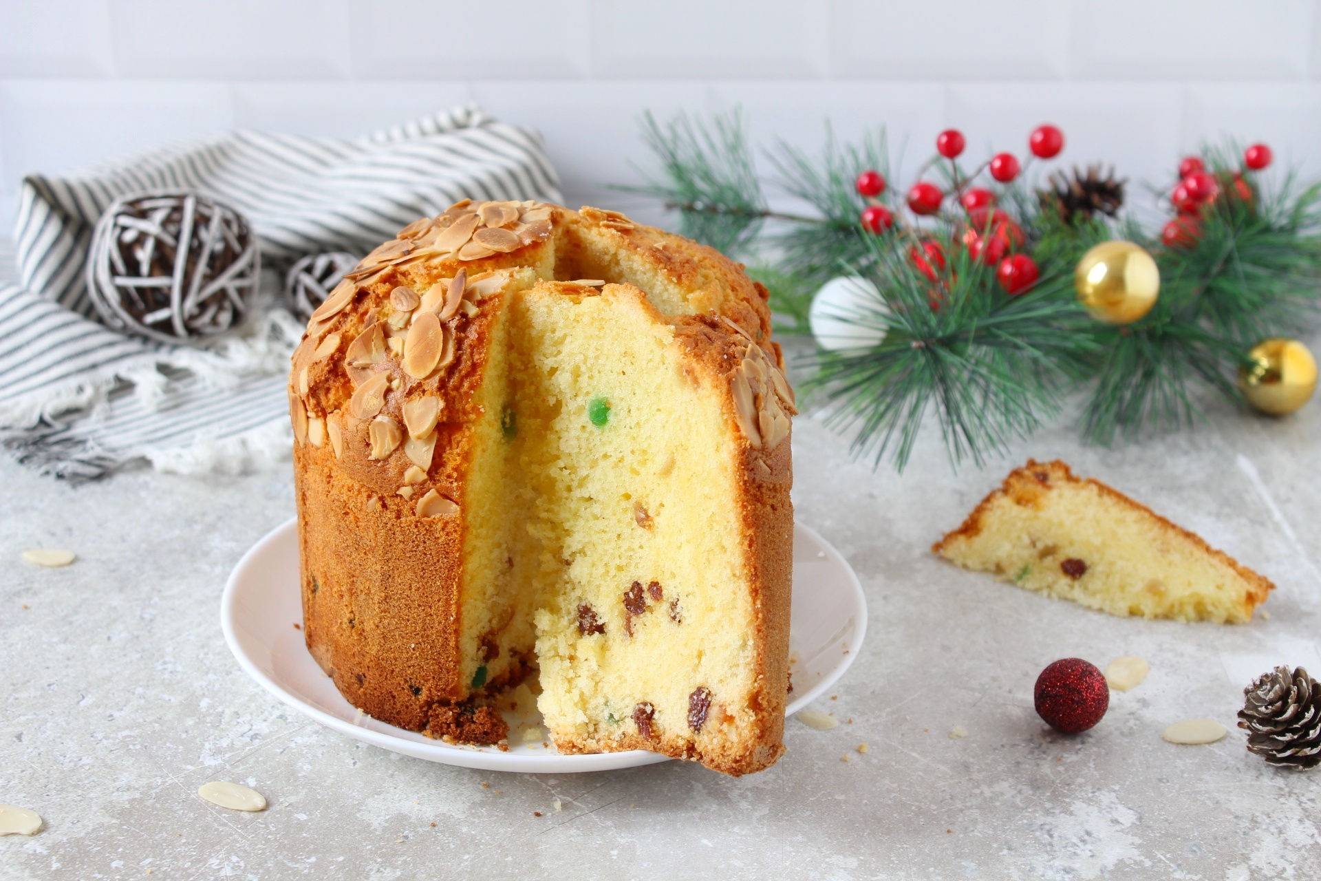 TALL PANETTONE CAKE