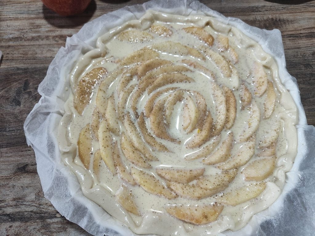 Puff Pastry Tart with Cream and Apples