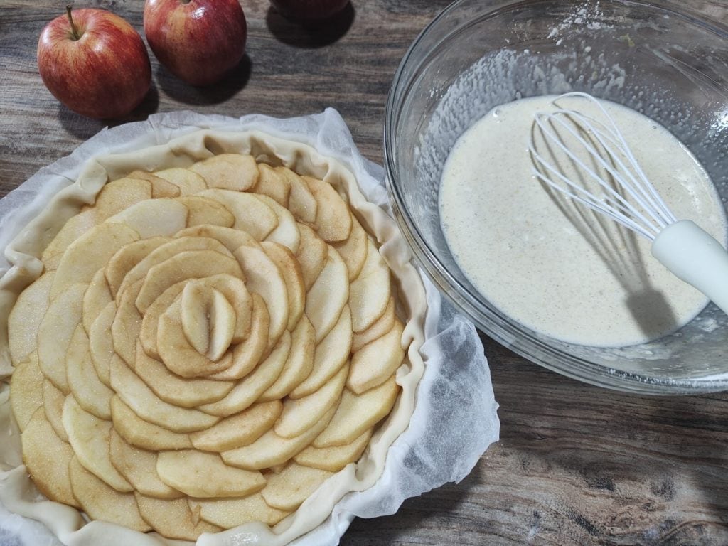 Puff Pastry Tart with Cream and Apples