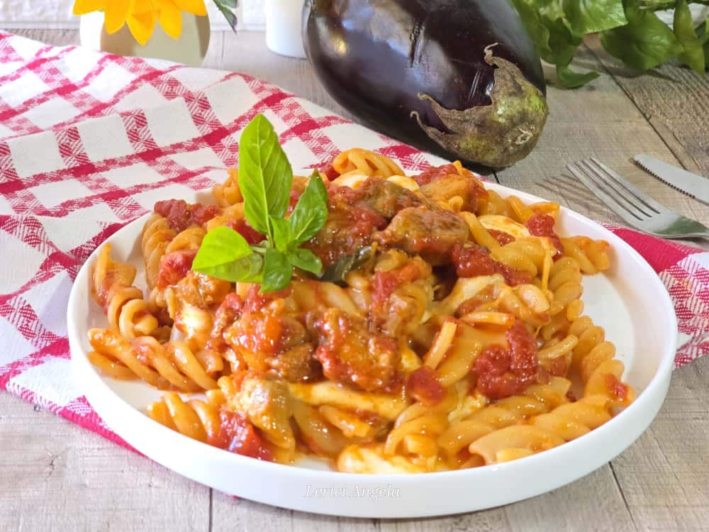 Pasta with Eggplants and Melty Provola Cheese