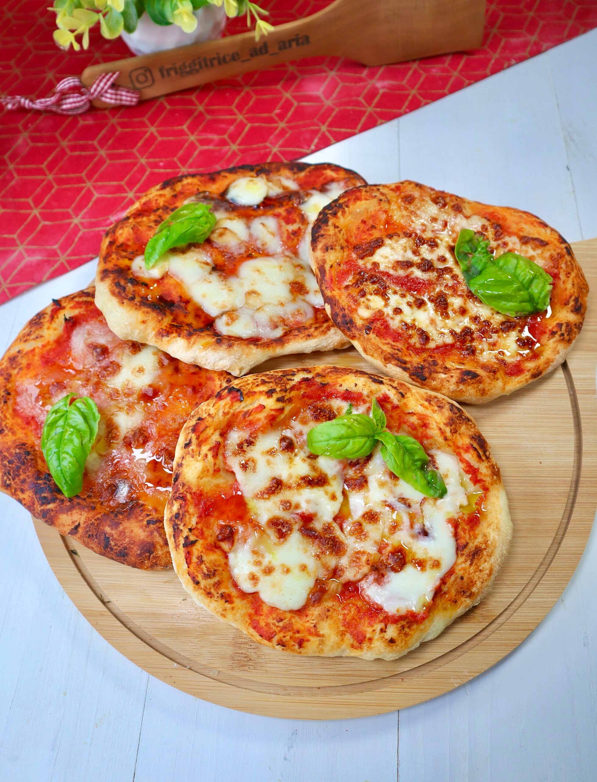 Round Mini Pizzas in Air Fryer: Perfect Cooking