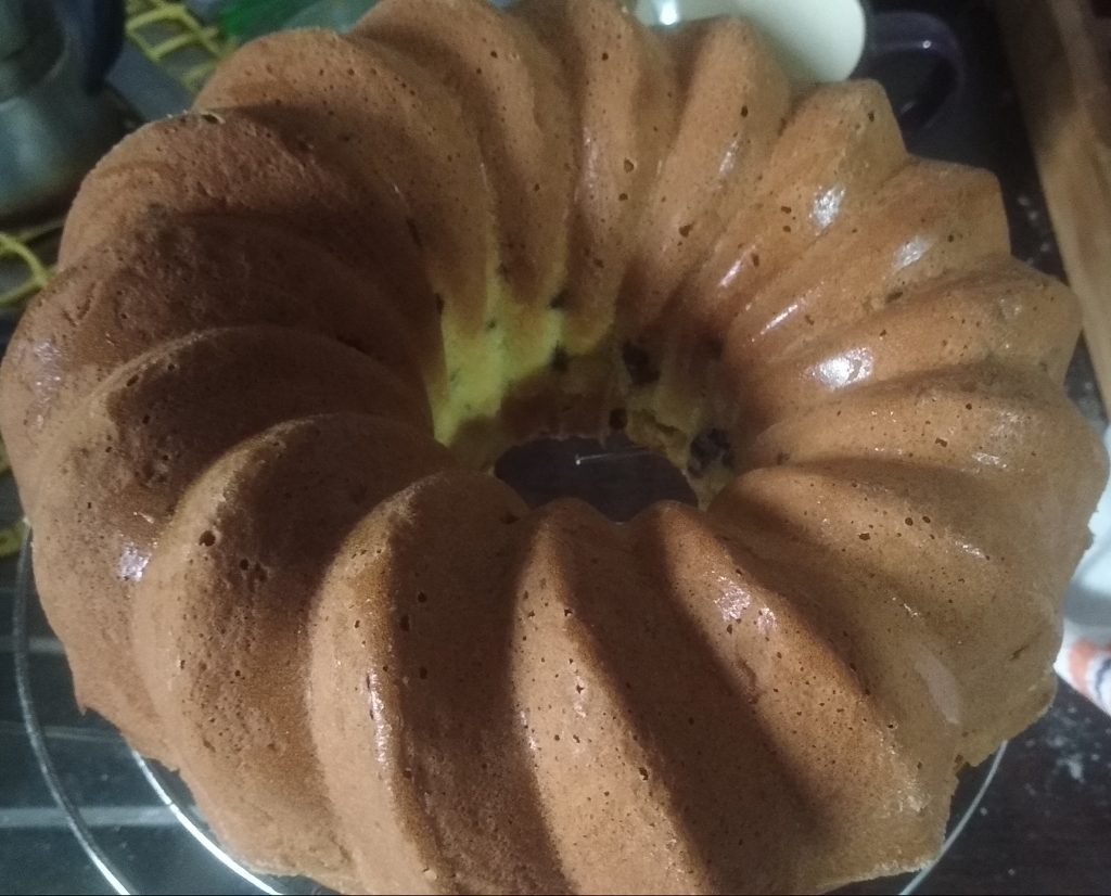 PUMPKIN AND CHOCOLATE CHIP CAKE