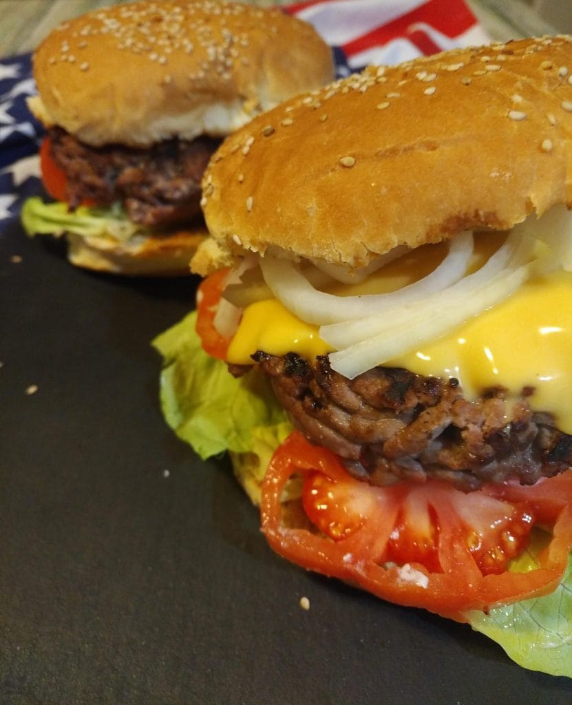 Original recipe and history of hamburgers and cheeseburgers ViaggiandoMangiando