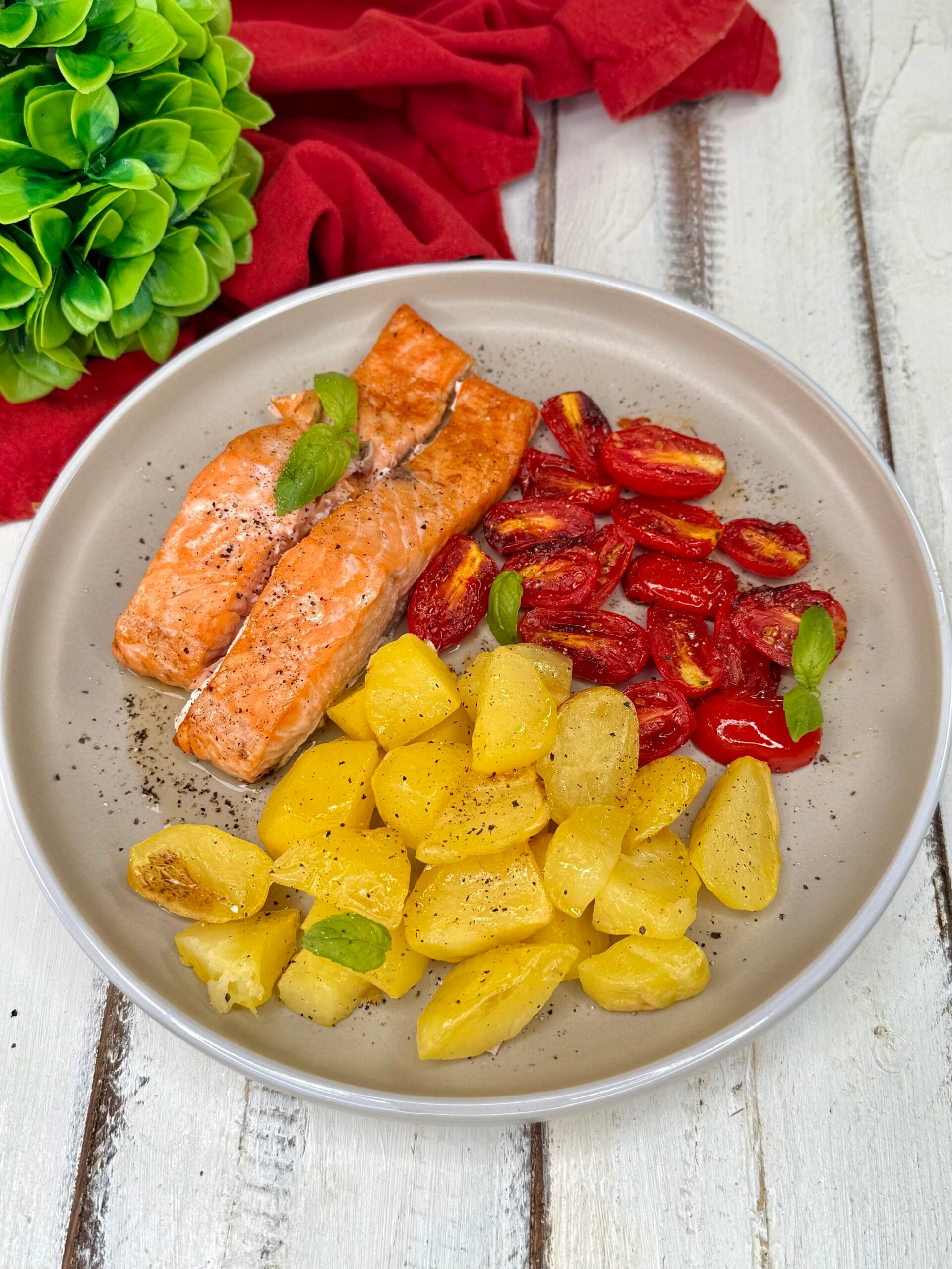 Salmon with Potatoes and Cherry Tomatoes in Air Fryer