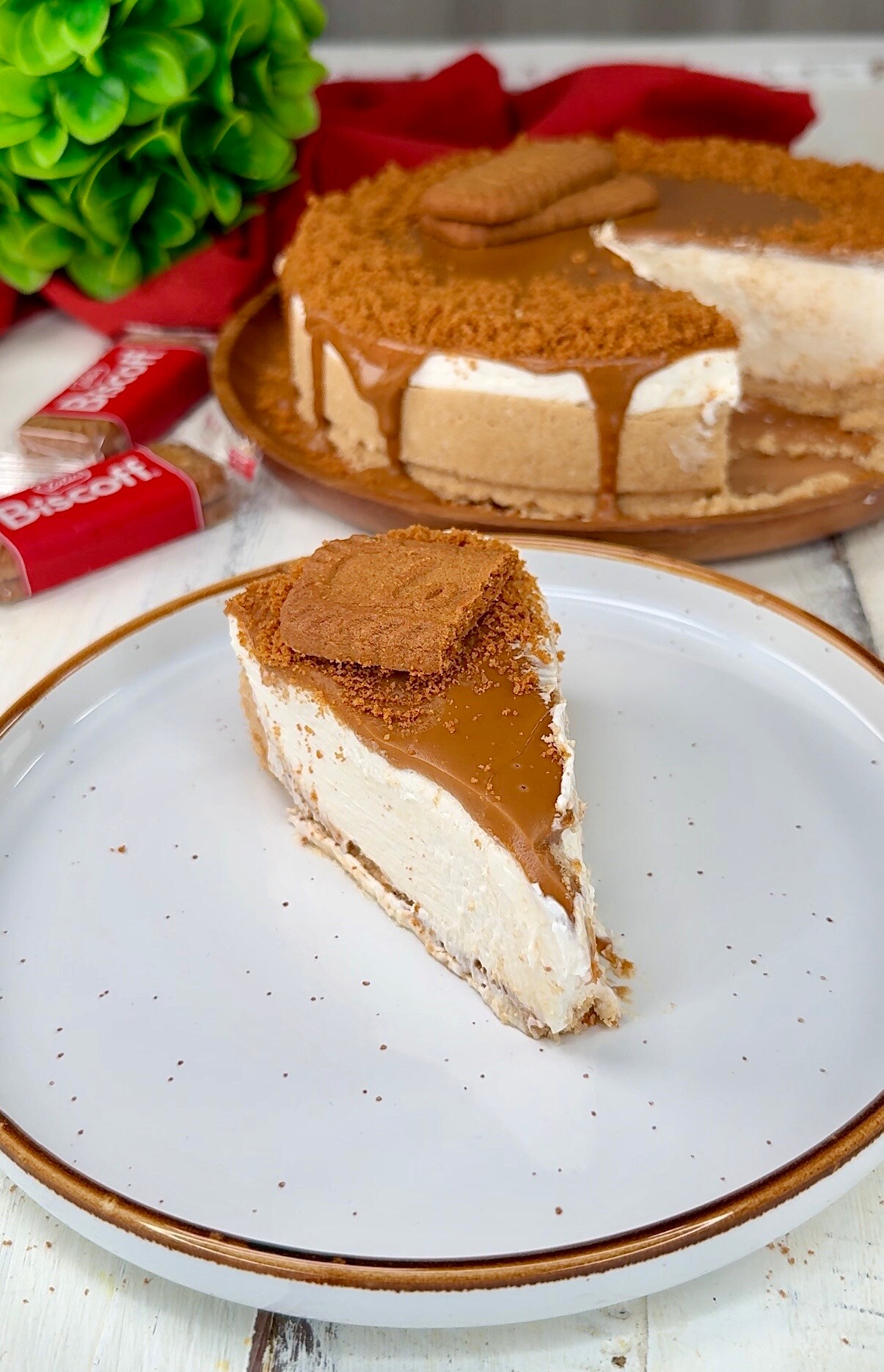 Easy Lotus Cheesecake