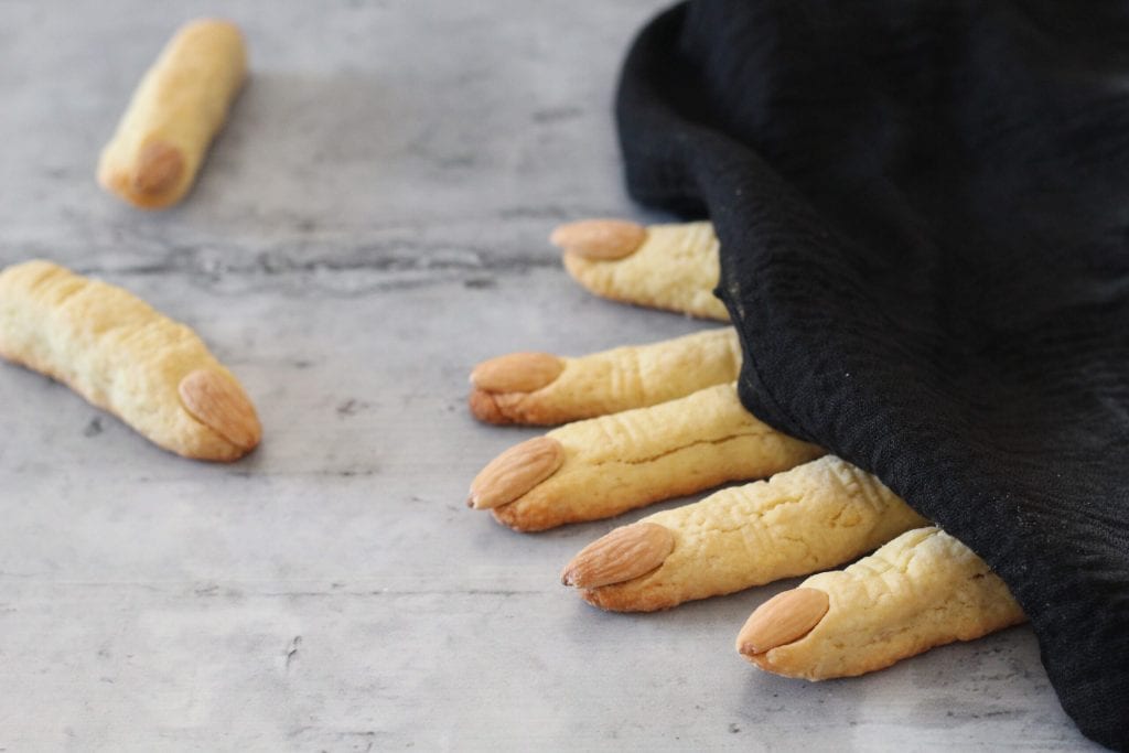 witch fingers