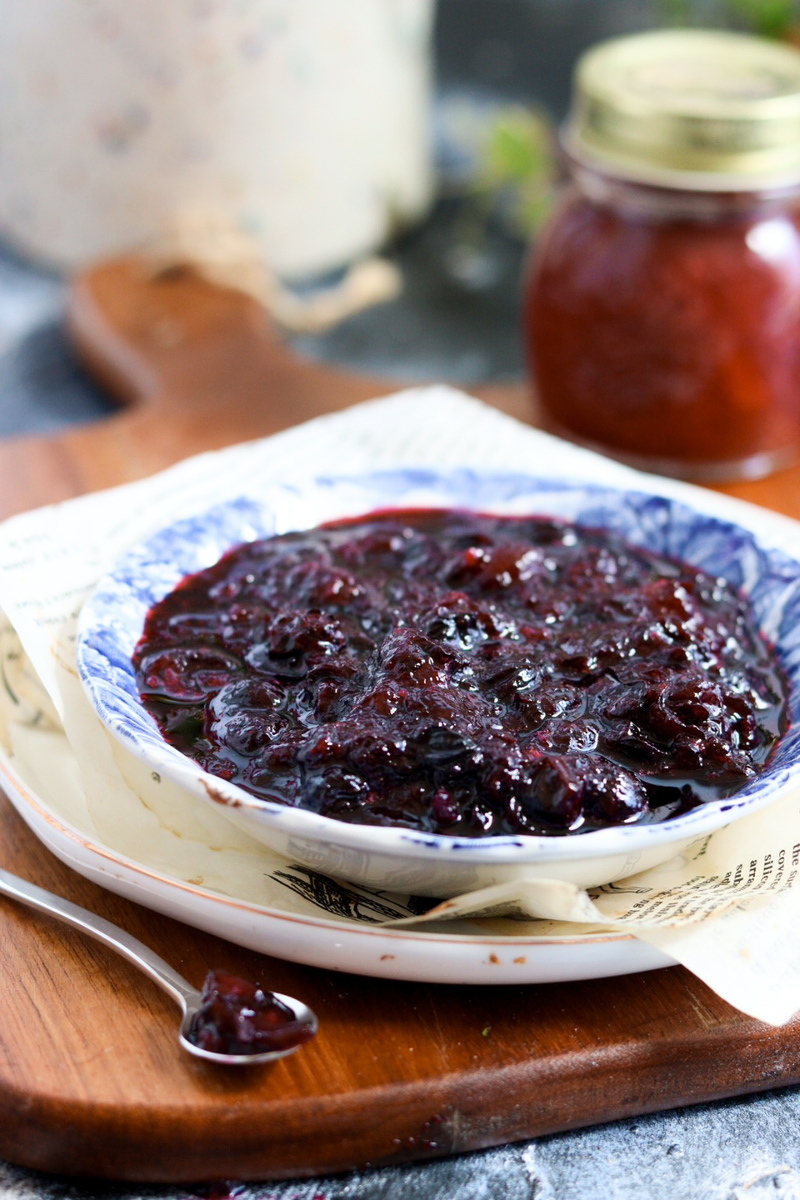 QUICK AND DELICIOUS STRAWBERRY JAM