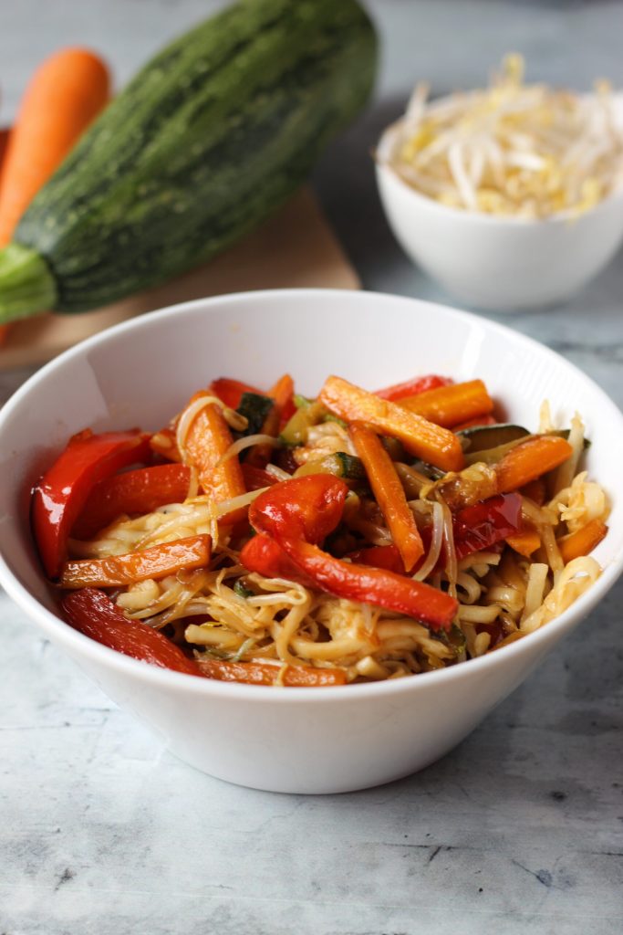 stir-fried noodles with vegetables