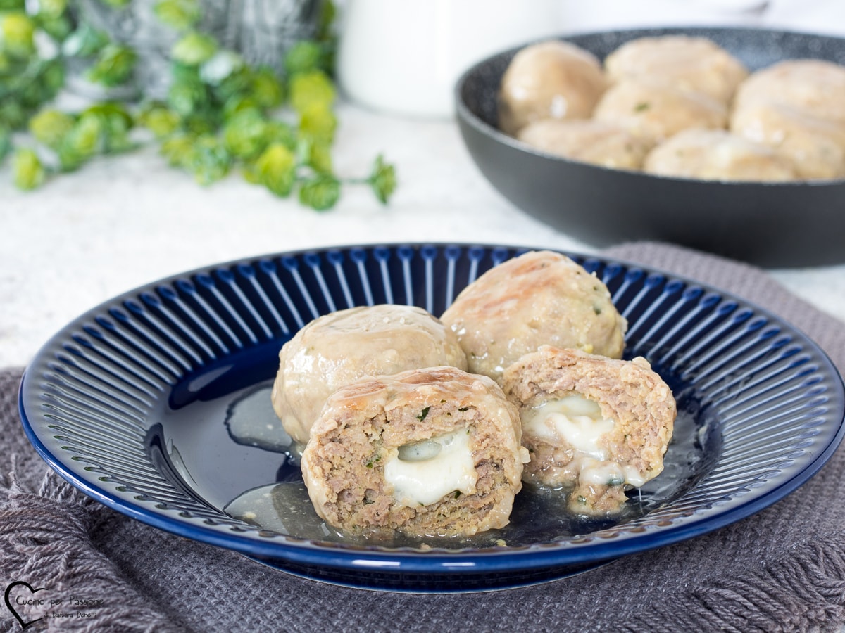 MEATBALLS IN WHITE SAUCE