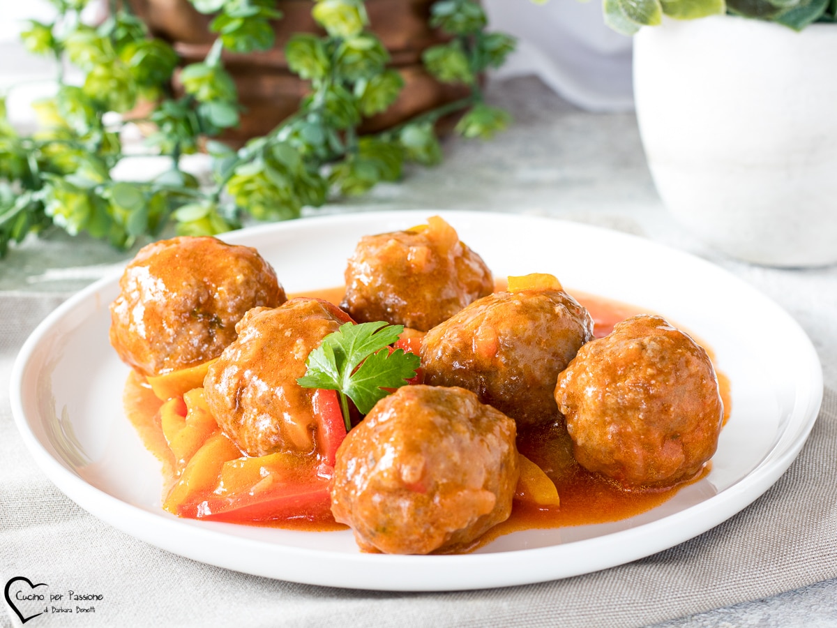 MEATBALLS WITH PEPPERS