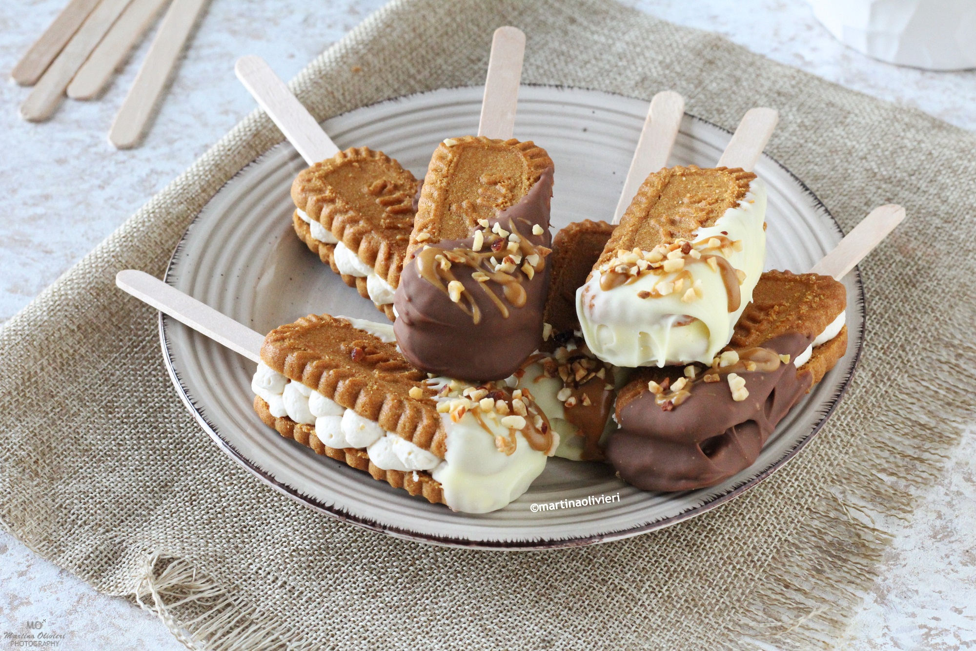 Mini Ice Cream with Lotus Cookies