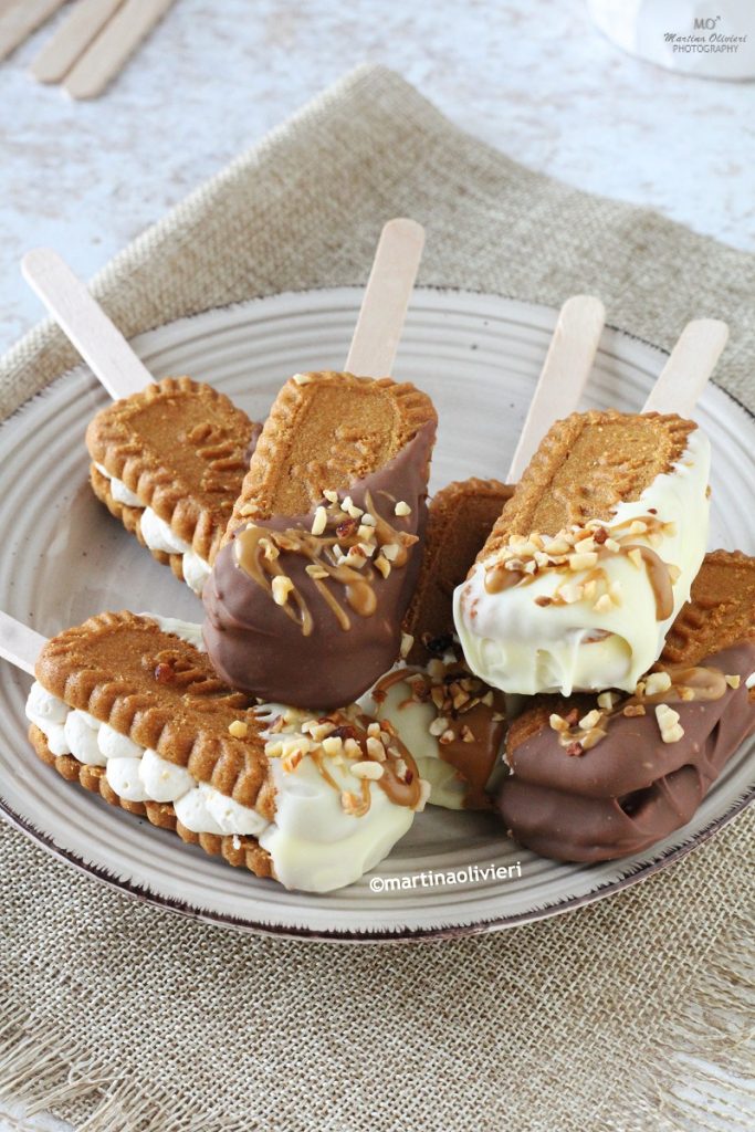 Mini Ice Cream with Lotus Cookies